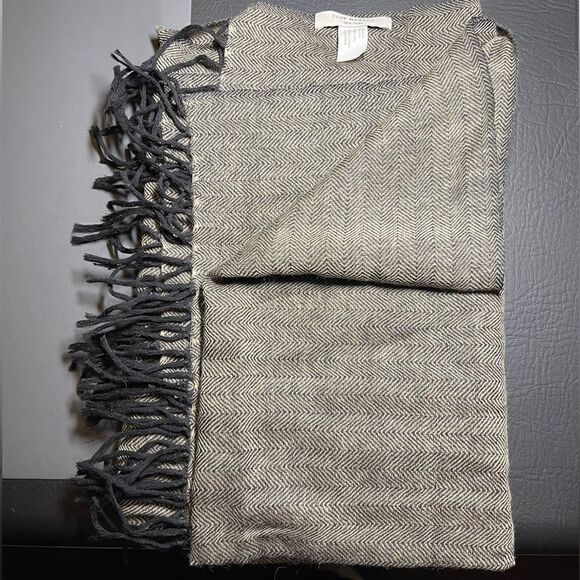 Club Monaco wool scarf - Picture 2 of 4
